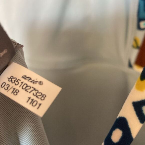 Aerie New Cut Out Halter Blue Yellow Geometric One Piece Swimsuit Size XL - Picture 6 of 6